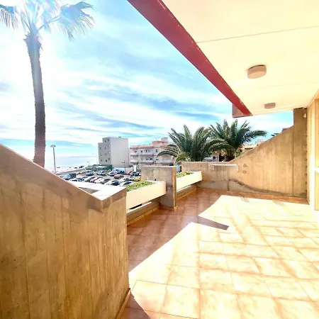 Amplio Apartamento Con 2 Dormitorios Y Vistas A Mar En