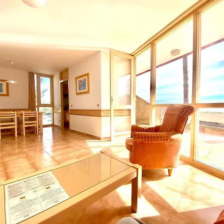 Amplio Apartamento Con 2 Dormitorios Y Vistas A Mar En Apartmán *
