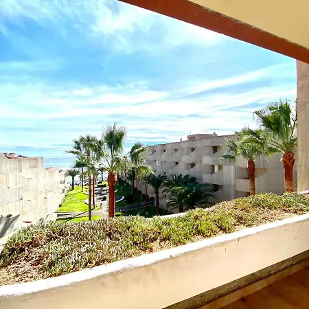 Amplio Apartamento Con 2 Dormitorios Y Vistas A Mar En Apartament