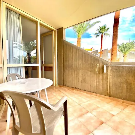 Amplio Apartamento Con 2 Dormitorios Y Vistas A Mar En *