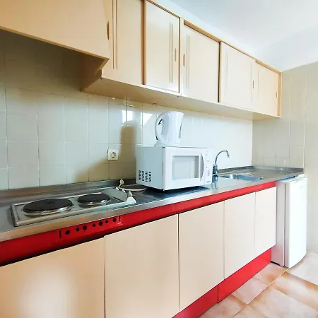 Amplio Apartamento Con 2 Dormitorios Y Vistas A Mar En Apartment *